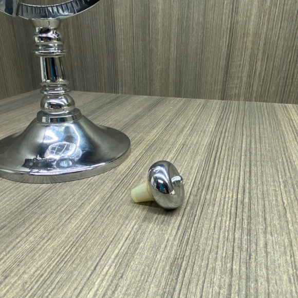 Globe Drink Dispenser  2 Quart with Pour Spout - Picture 4 of 10